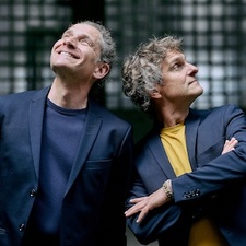 JUNGE JUNGE! - „GLÜCKSMOMENTE“