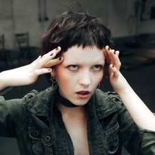 PIYA
SUPPORT: AMELIE