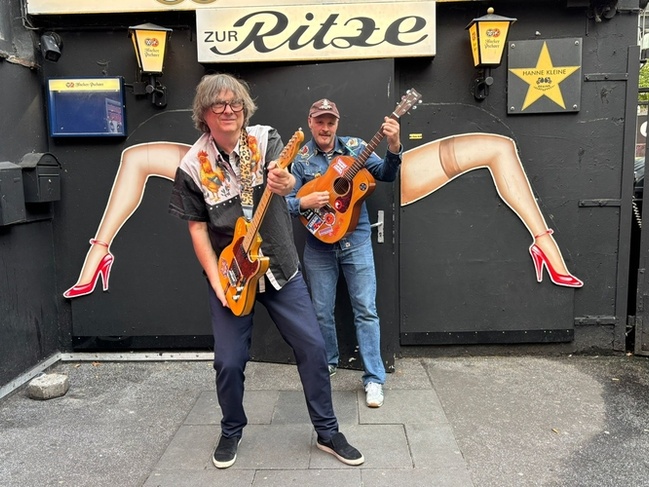 HIGGS CHICKS + WE SMILE