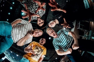 Die Fäaschtbänkler