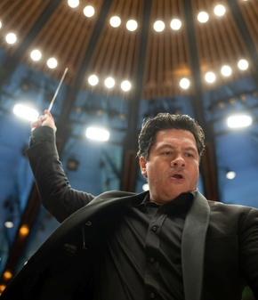 Universen – Măcelaru & Isabelle Faust