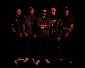 HOLLYWOOD UNDEAD