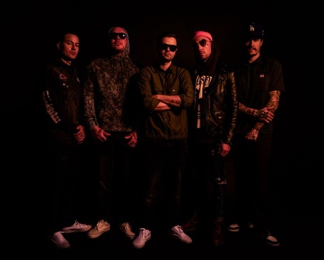 HOLLYWOOD UNDEAD