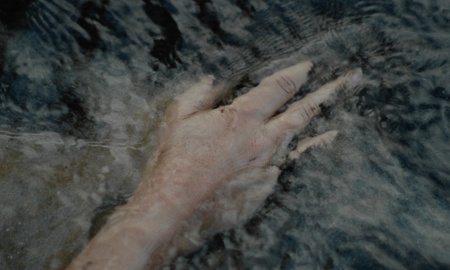 WAS AN EMPFINDSAMKEIT BLEIBT