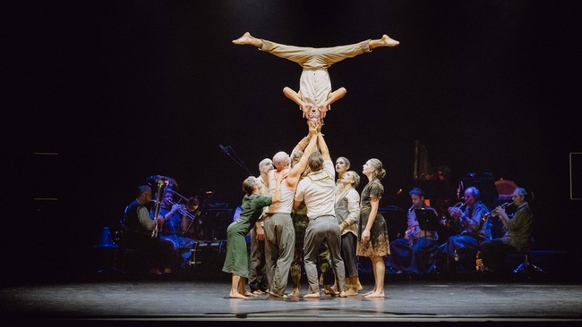 »Urlicht Primal Light« – Gustav Mahler goes Circus