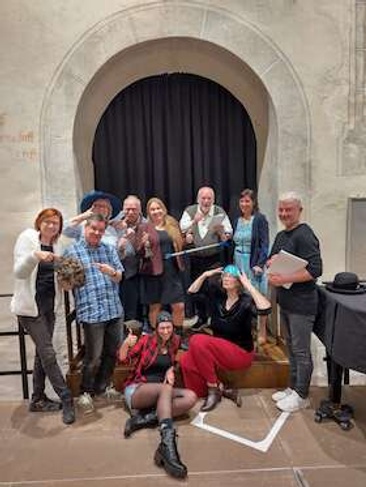 Maientagstheater: "Residenz Schloss und Riegel"