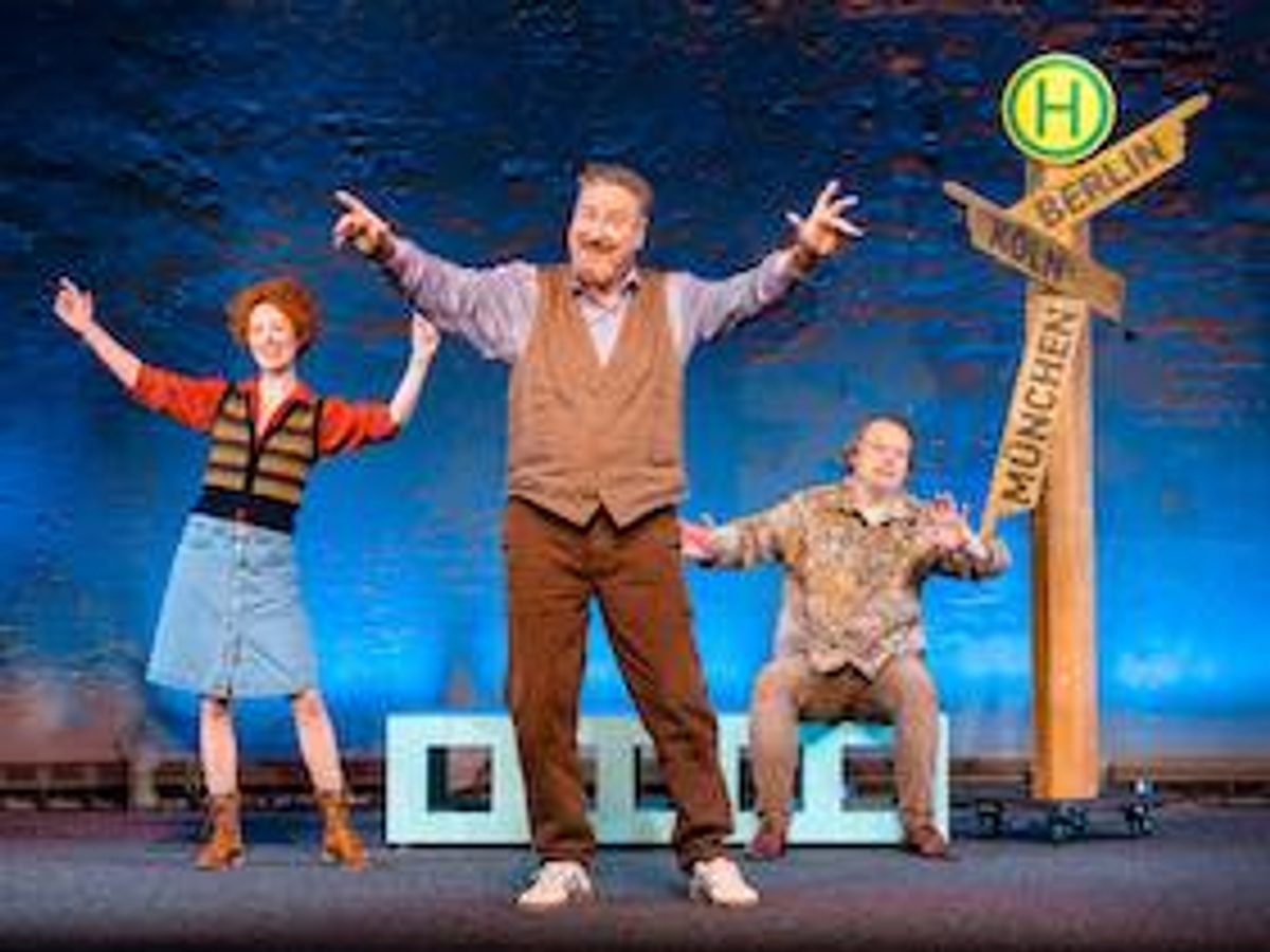 Titelbild der Veranstaltung Kabarett-Theater Distel: Stadt Land Sockenschuss