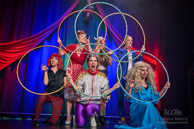 Barbaren Barbies: Neue Show