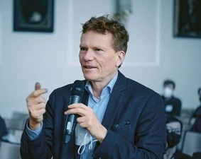 SLOW Lecture – Prof. Hartmut Rosa | Impulsvortrag mit dem renommierten Soziologen und Autor