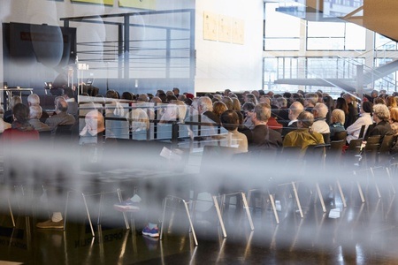 Unterwegs zu einer neuen Oper: Wimper oder Peitsche?