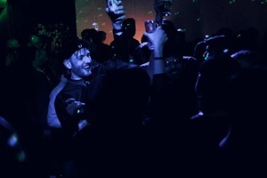 TANZ IN DEN INDIE MAI – FEIER MIT DEINER GANG TICKET