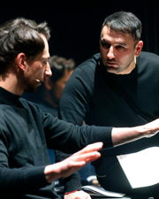 Arrested Justice: Spiegelungen & Verhaftung in Granada