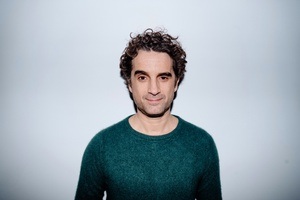 Oliver Wnuk denkt laut und liest vor: eine autobiographisch eingetunkte Lese-Show