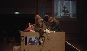 Frauen der Revolutionsstraße دختران خیابان انقلاب