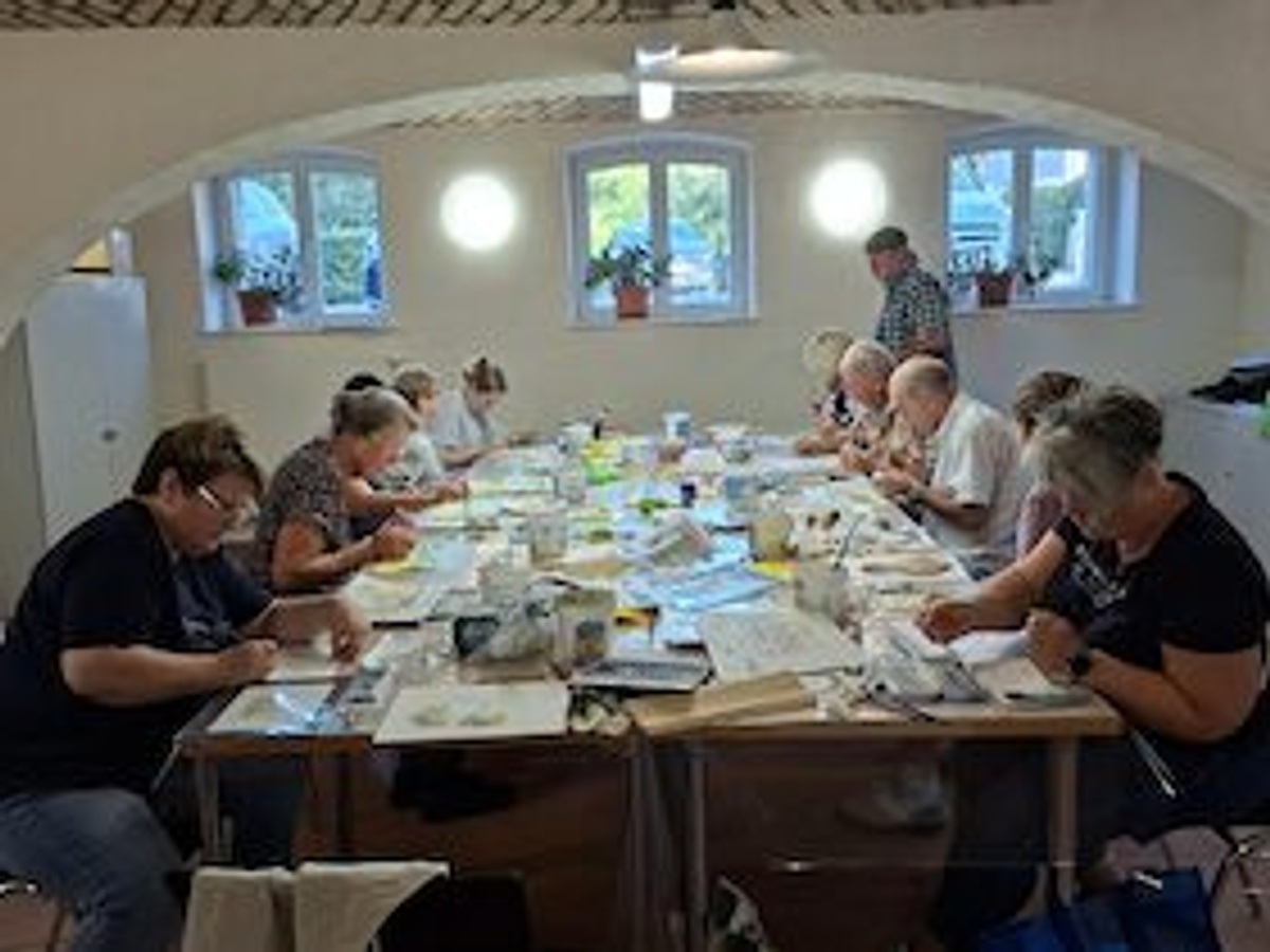 Titelbild der Veranstaltung Workshop: "Faszination Aquarell" - ein Spiel von Flächen, Linien und Farben