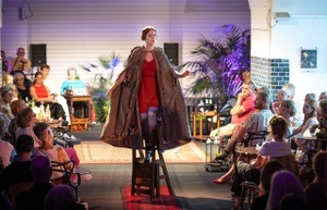 Das kunstseidene Mädchen