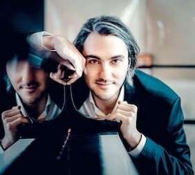 Alexander Gadjiev (Klavier)