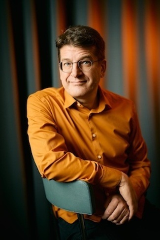 Nils Heinrich - Brückentage in Übergangsjacke