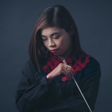 Elim Chan dirigiert Tschaikowsky und Elgar