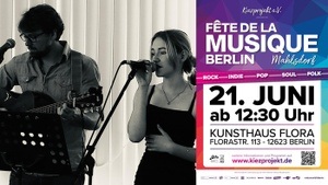 Emma Völz / Martin Brandt im Garten des Kunsthaus Flora