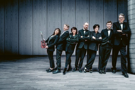 The Ukulele Orchestra of Great Britain | Auf der Ukulele durch alle Musikstile
