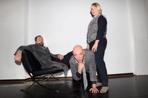 KNECHTE DER KULTURINDUSTRIE