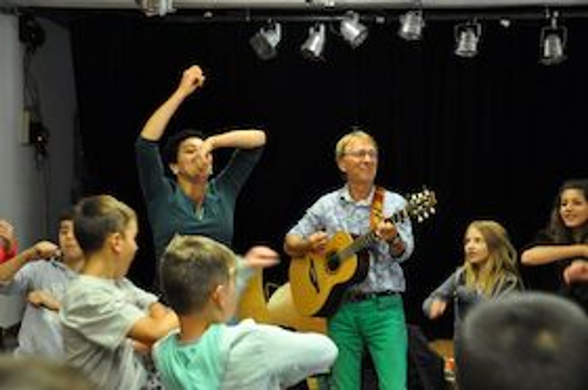 Titelbild der Veranstaltung Karibuni – Weltmusik für Kinder