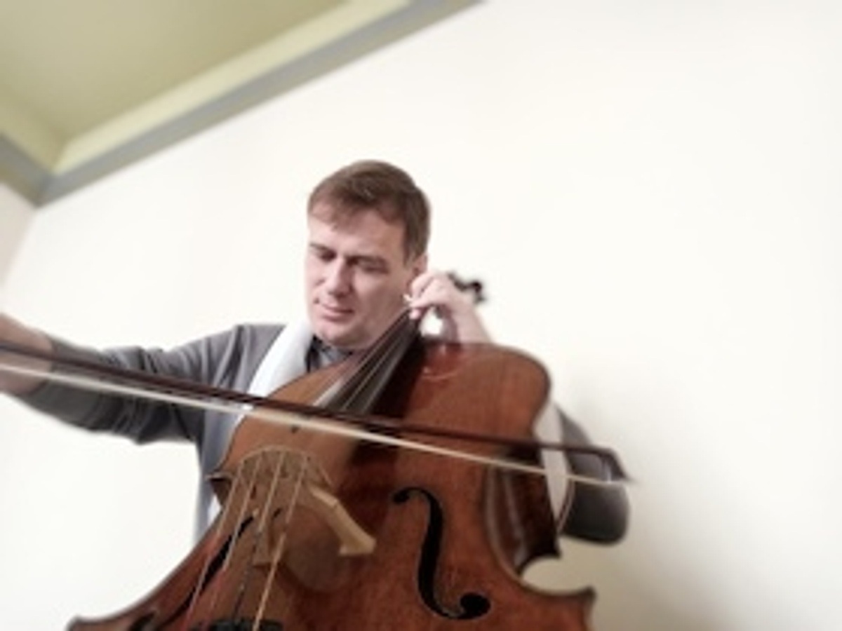 Titelbild der Veranstaltung „Cello & Bach – Begeistert & Berührt“