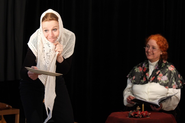 „Eine Weihnachtsgeschichte“ von Charles Dickens: Eine Szenische Lesung mit heulendem Wind und Kettenrasseln