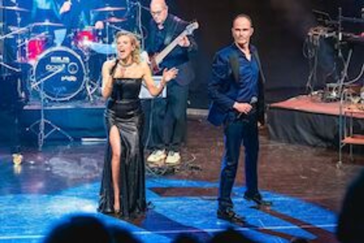 "Let the Sky Fall" - The Bond Concert Show