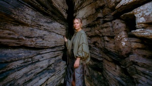 LAURA MISCH