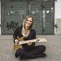 Yasi Hofer Trio