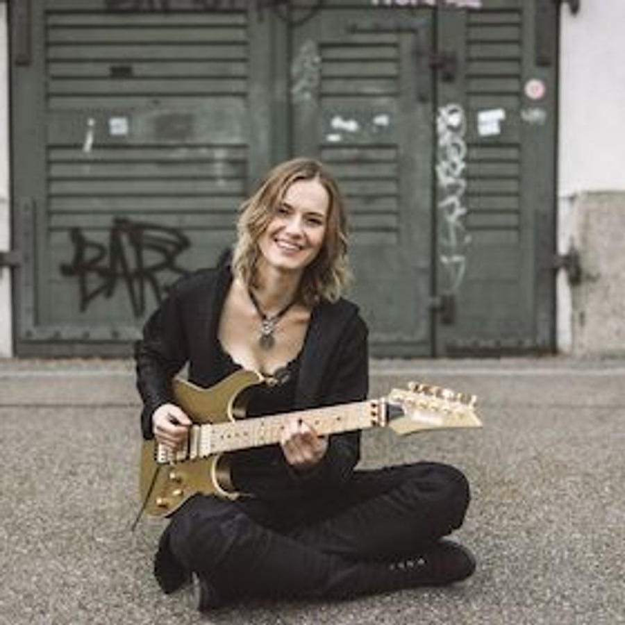 Yasi Hofer Trio