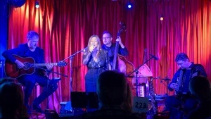 Nadya Golski and her Band live in Grüner Salon