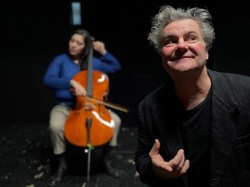 Clown meets Cello