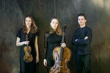 Amelio Trio - Johanna Schubert (Violine), Merle Geißler (Violoncello), Philipp Kirchner (Klavier)