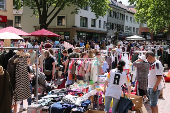 Flohmarkt Rund ums Rathaus