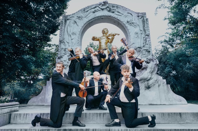 Mnozil Brass | Strau$$ – Ein Tänzchen zwischen den Stühlen