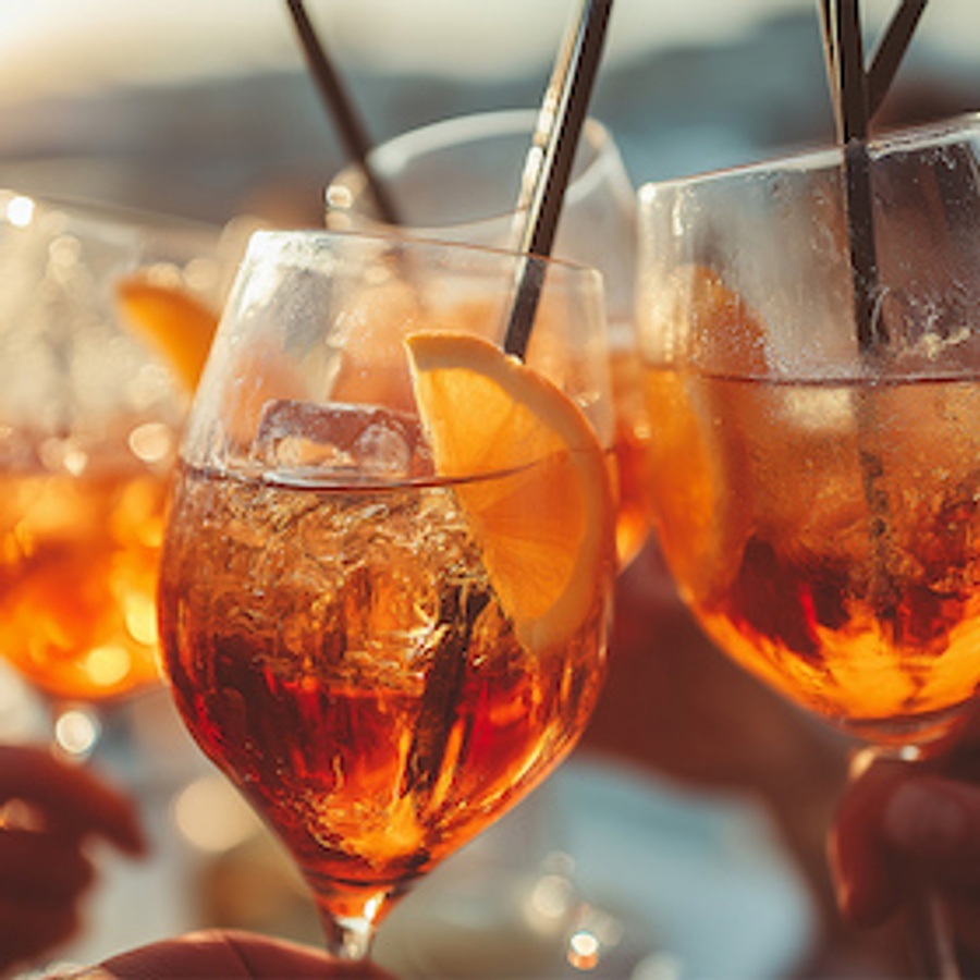 Spritz-Dampfer mit DJ