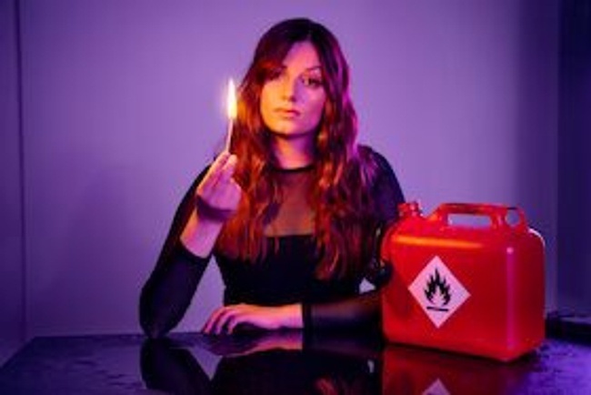 Lara Ermer - Leicht entflammbar