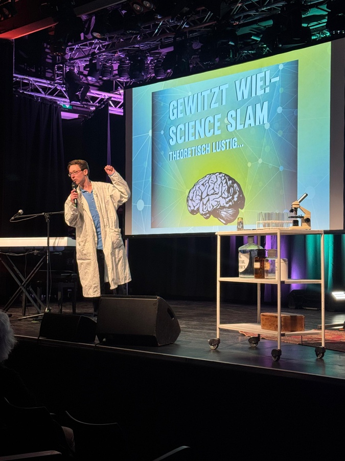 Titelbild der Veranstaltung Gewitzt wie! - Science Slam