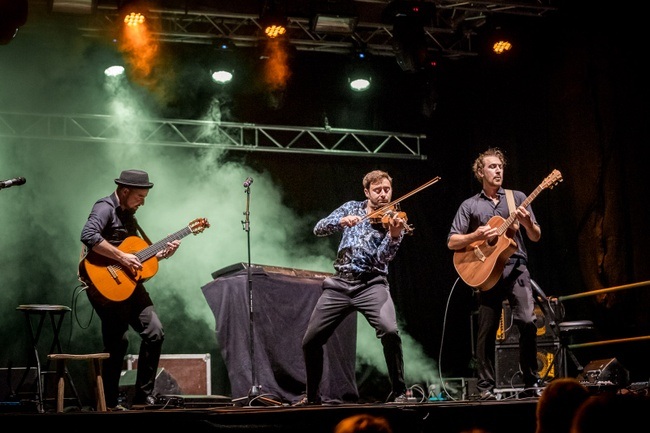 Cobario - Strings on Fire!