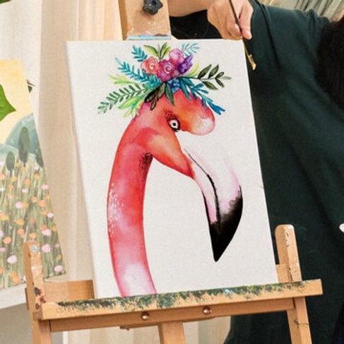 Flamingo mit Blumenkrone
