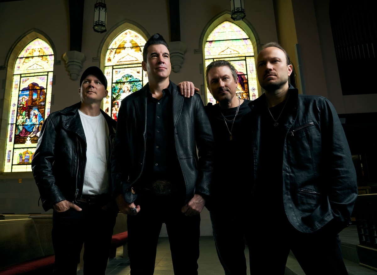 THEORY OF A DEADMAN