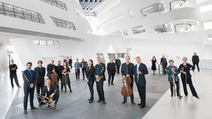 Neue Vocalsolisten / Klangforum Wien / Vimbayi Kaziboni