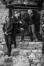 DIE ZÖLLNER – im Trio Infernale