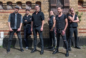 Fiddler‘s Green feat. Paddy goes to Holyhead