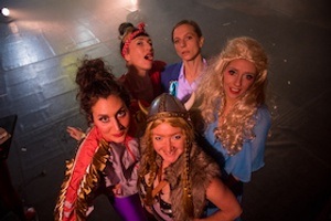 BARBAREN BARBIES – mit NEUER Varietéshow