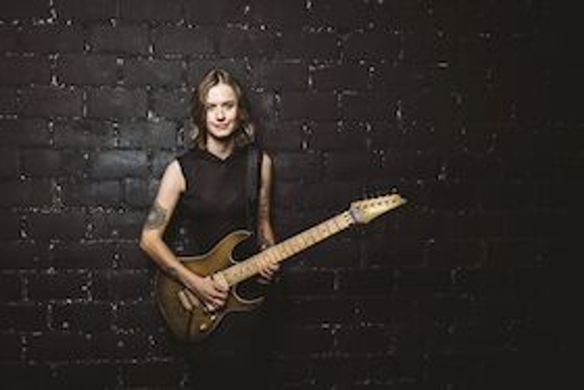 Yasi Hofer Trio
