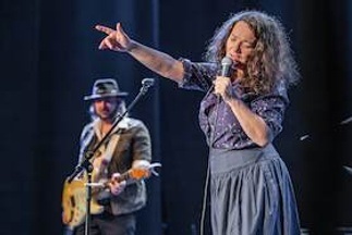 Meena Cryle und & Chris Fillmore Band